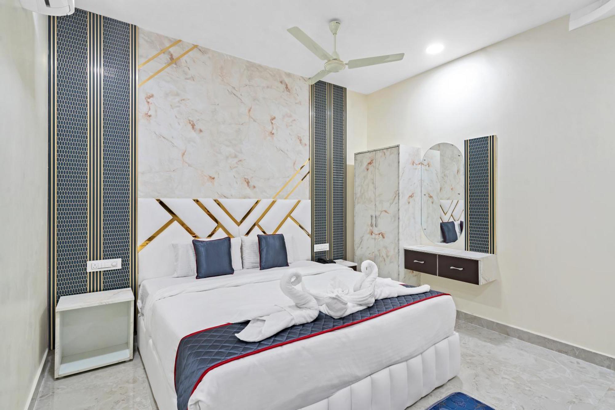 Hotel Sky Land Khammam エクステリア 写真